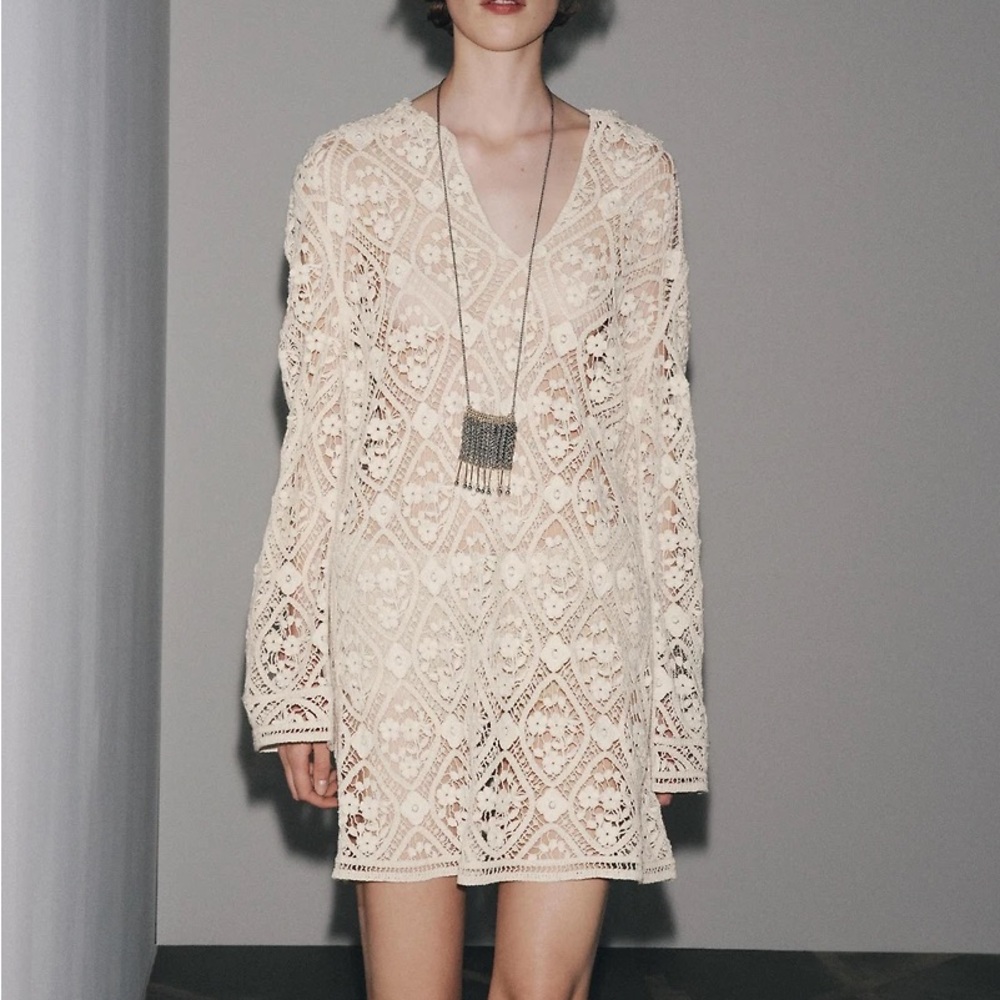 ZW COLLECTION CROCHET MINI DRESS
Zara Cream Crochet Lace Tunic Dress
